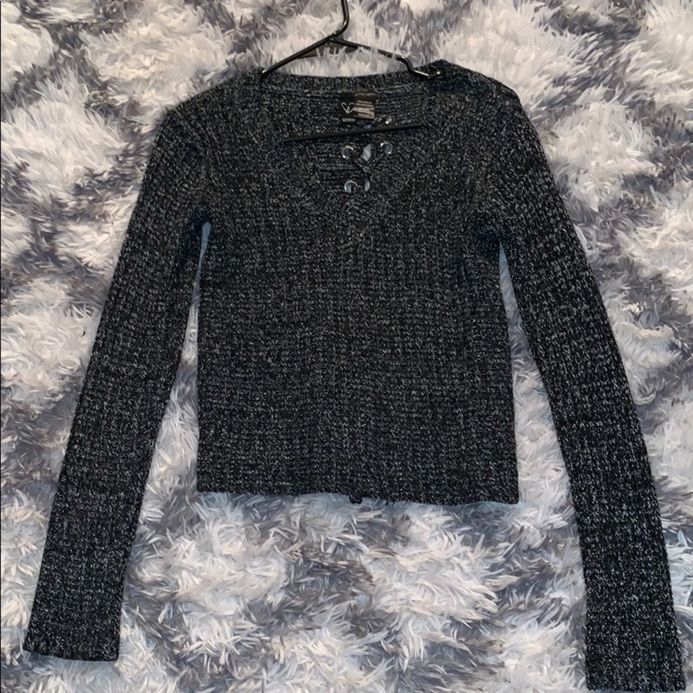 Charcoal gray long sleeve sweater w/ crossed back